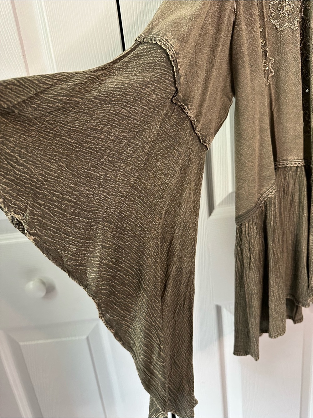 Special Today!! NWT Young Threads Embroidered Gravel Open-Front Kimono - Picture 2 of 7